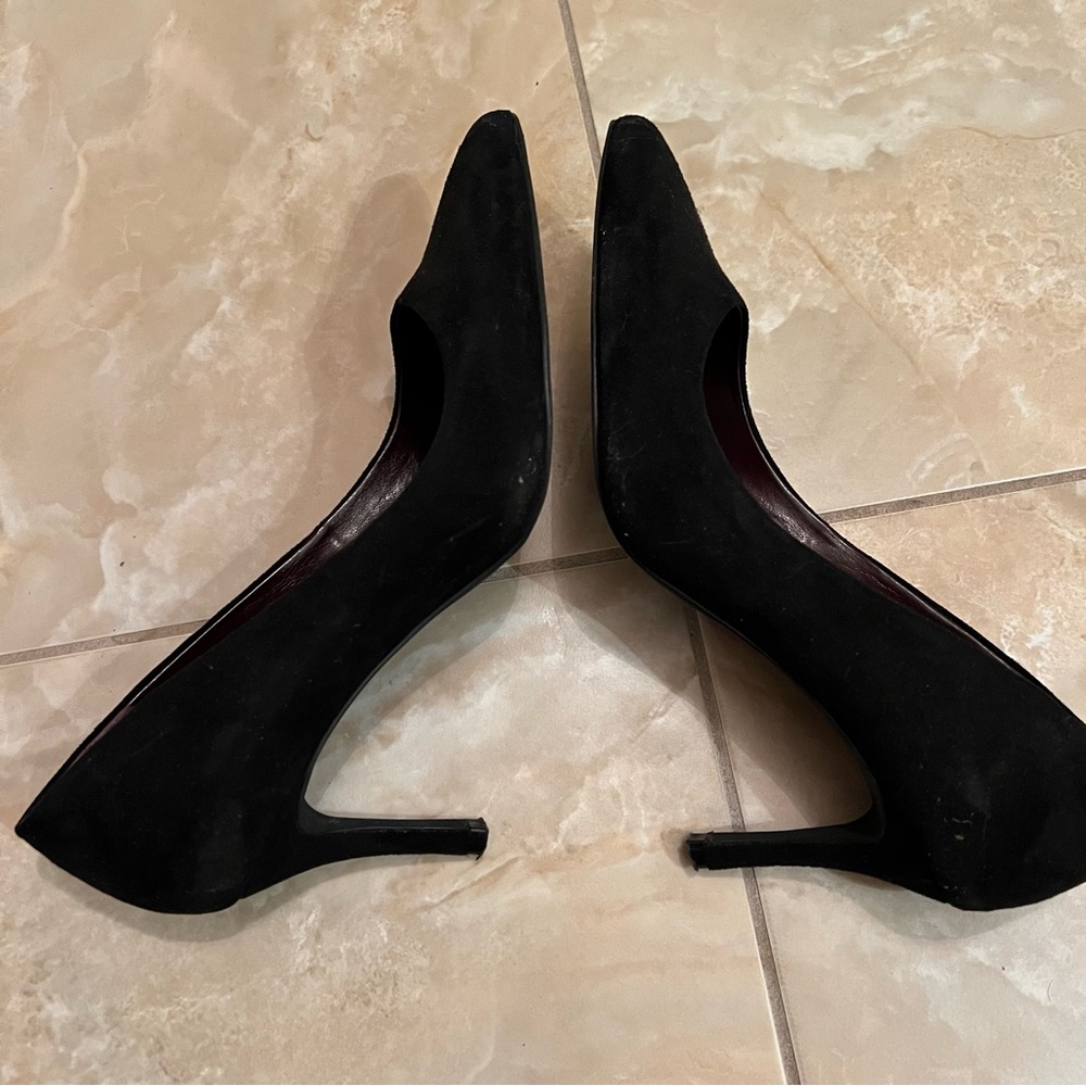 BCBGeneration Black Pumps - Picture 2 of 7